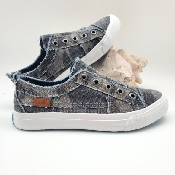 BUY ONE GET ONE FREE Blowfish Play slip on Sneakers Gray  Camo Women's Size 7.5 - Picture 3 of 7